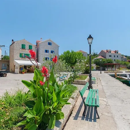 House Stone House Island Prvic Prázdninový dům *