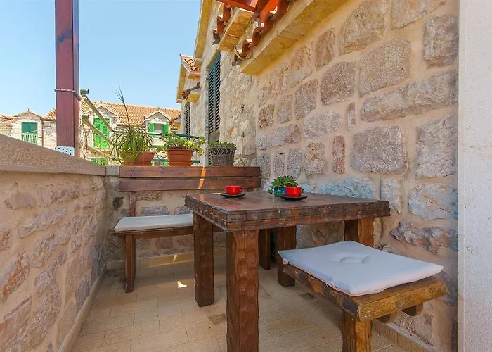 House Stone House Island Prvic פרוויץ' שפורינה